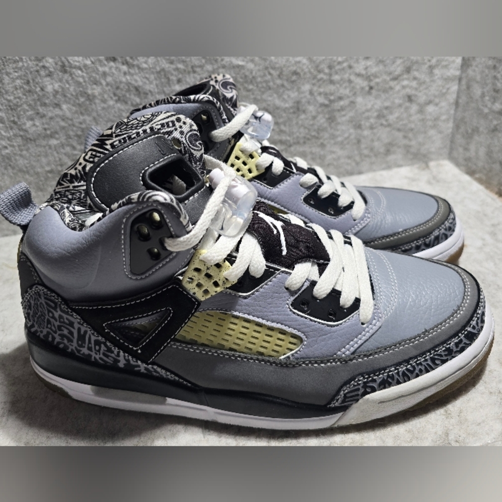 Jordan Spizike "Light Graphite". 